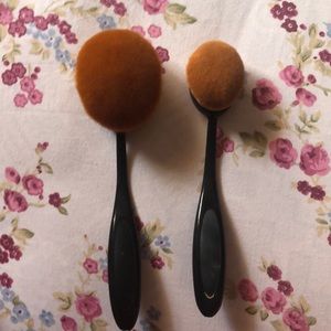 Makeup brushes (oval)